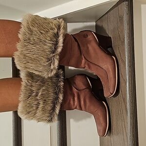 Timberland fur and brown leather boots